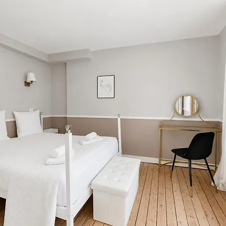 Goutez Au Charme Chic D * Honfleur